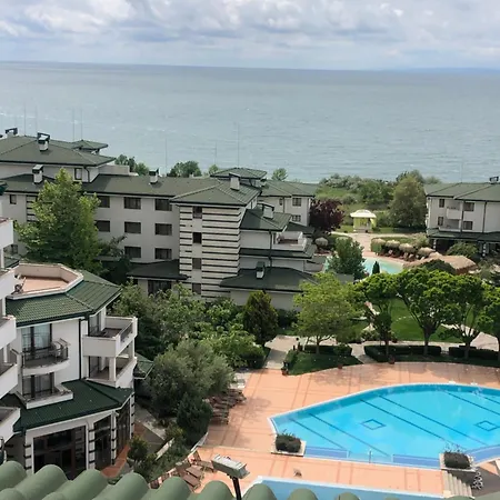 Penthouse In Emerald. Beach, & Spa Apartment *